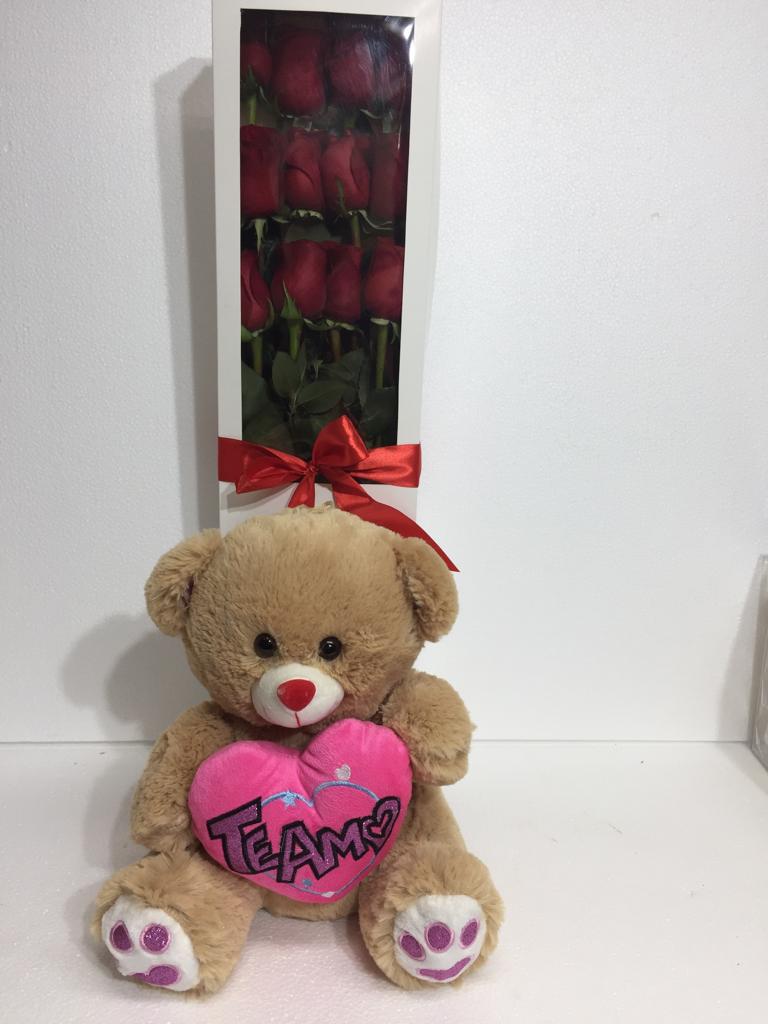  Caja con 12 Rosas y Peluche con Corazn de 26cm